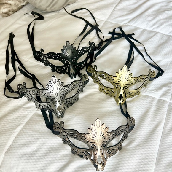 Masquerade Vintage Masks Set - Picture 1 of 4